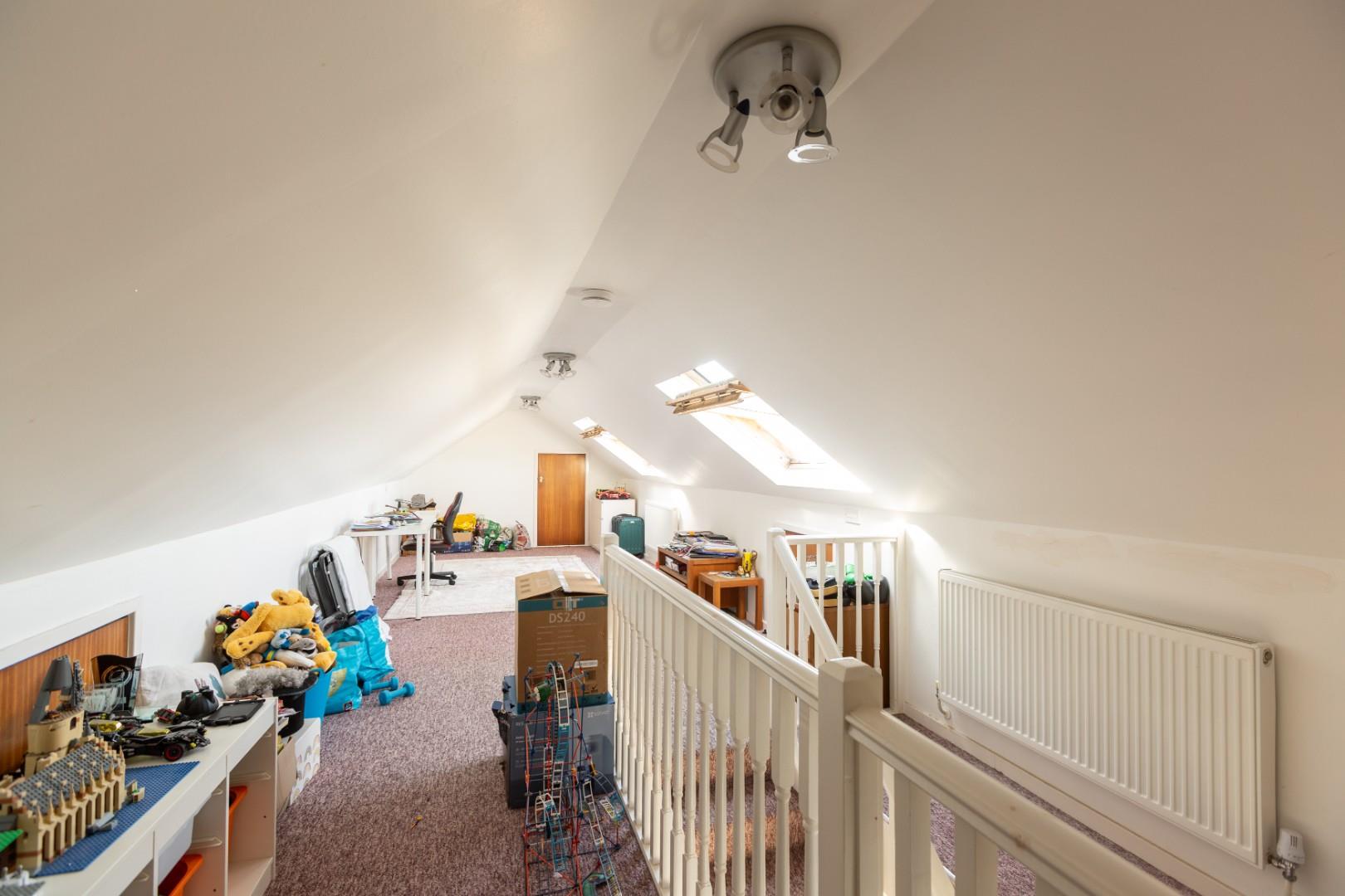 Tirmynydd Road, Three Crosses, Swansea, SA4 3PB